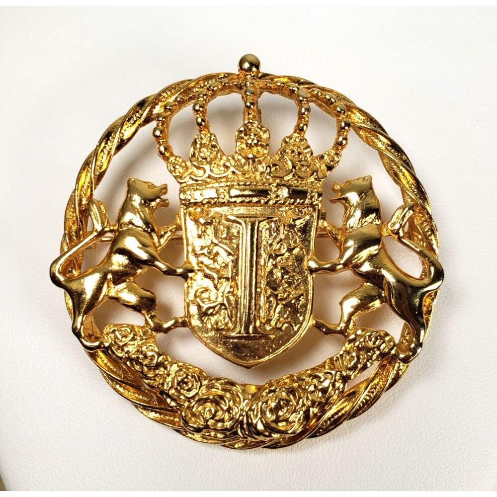 IVANA TRUMP Coat Of Arms Large Gold Tone  Signed Statement Brooch Pendant